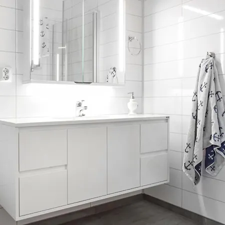 Gorgeous In Stolmen With Kitchen * Stolmen