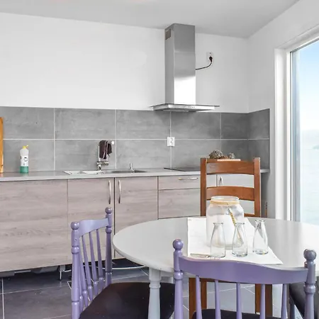 Gorgeous In Stolmen With Kitchen Сasa de vacaciones Stolmen