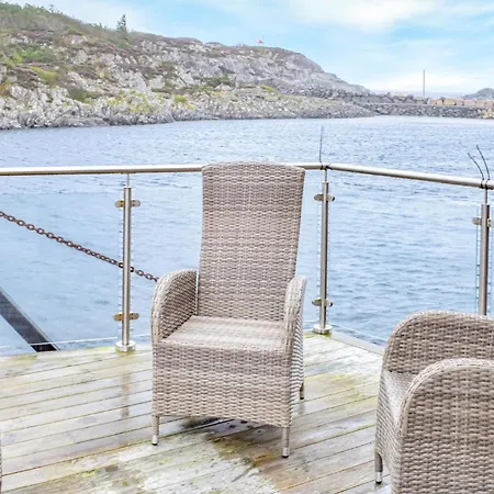 Gorgeous In Stolmen With Kitchen Сasa de vacaciones Stolmen